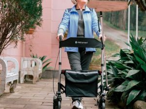 ANDADOR DE ALUMÍNIO COMPACTO